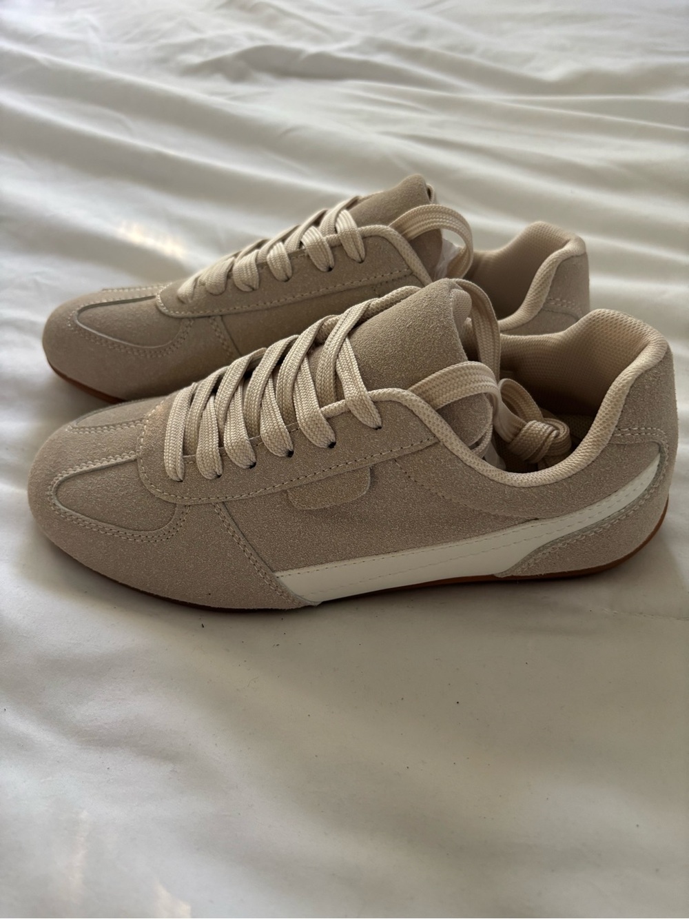 Berness Luno Contrast Side Panel Retro Sport Sneaker Size 5 NWO-box